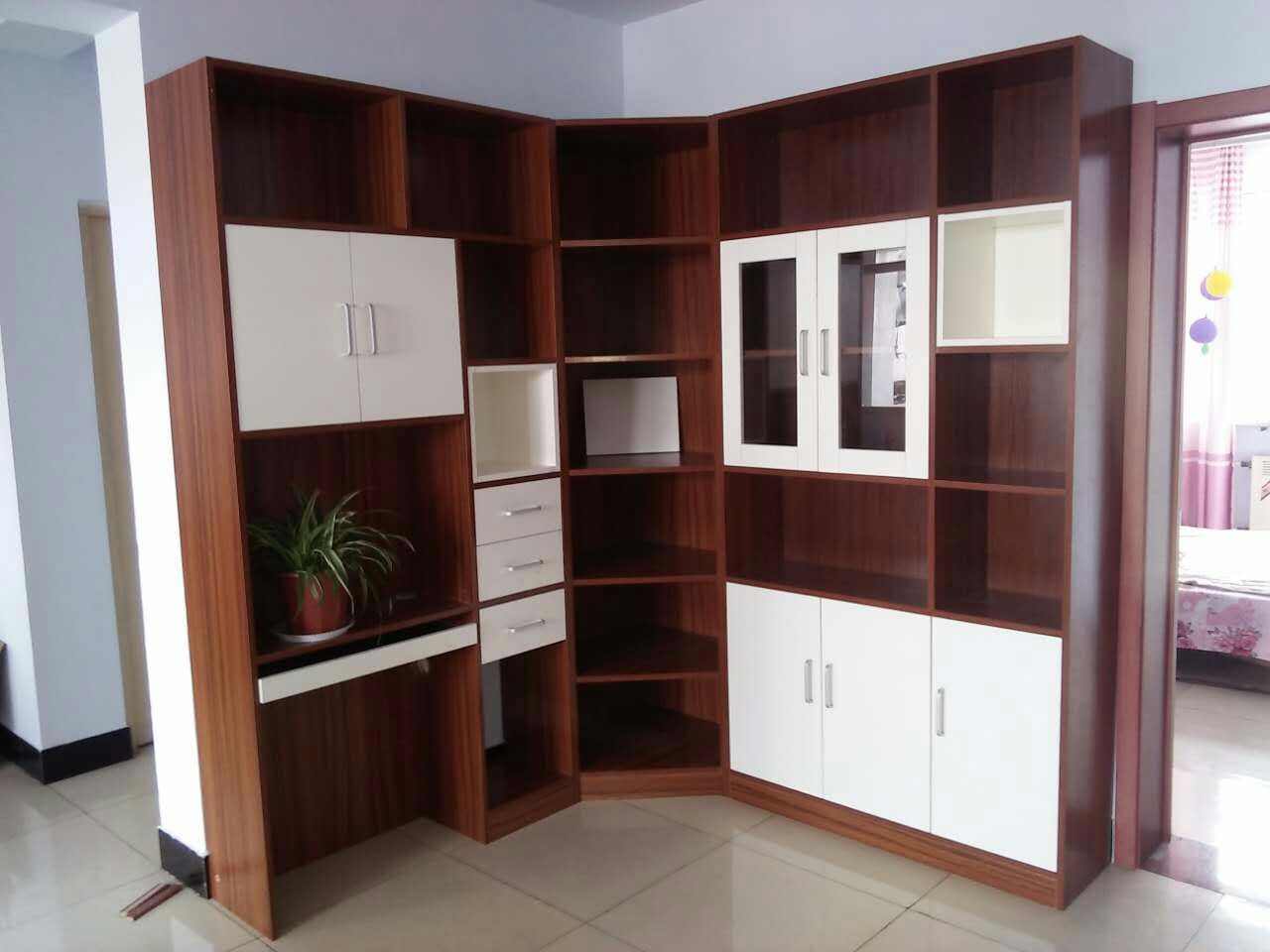 ��ɫ����